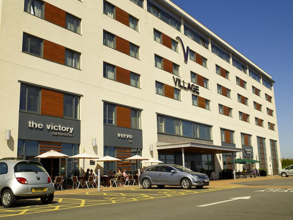 Village Hotel Swansea Exterior photo